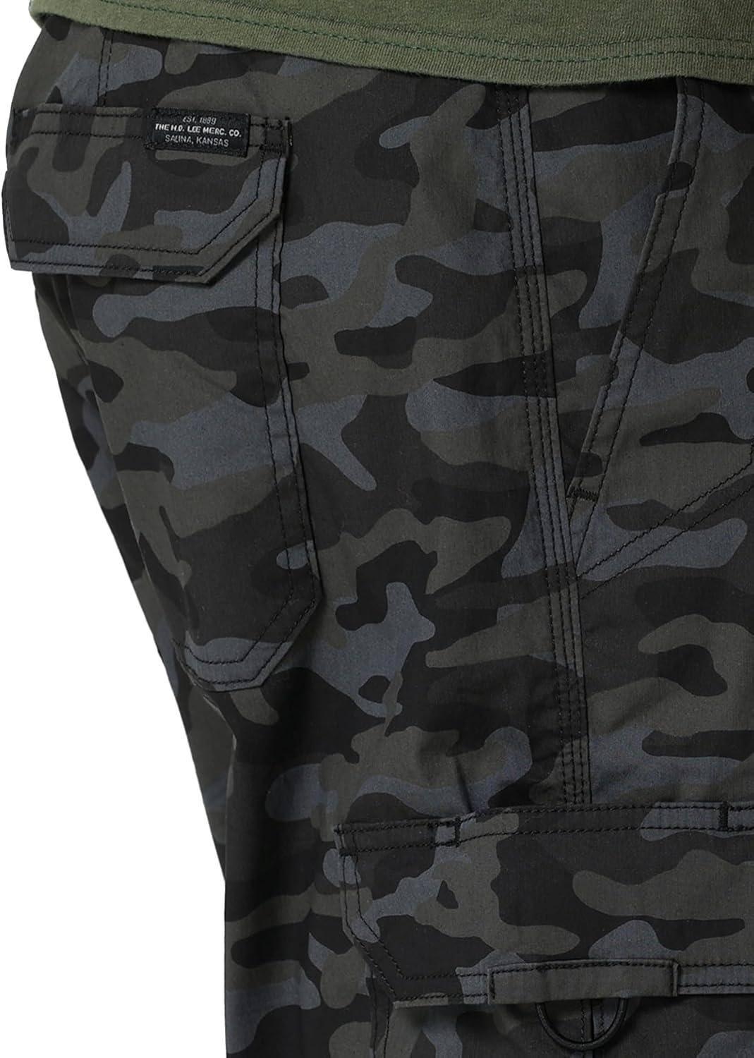 imageLee Mens Big amp Tall Extreme Motion Crossroad Cargo ShortBlack Camo