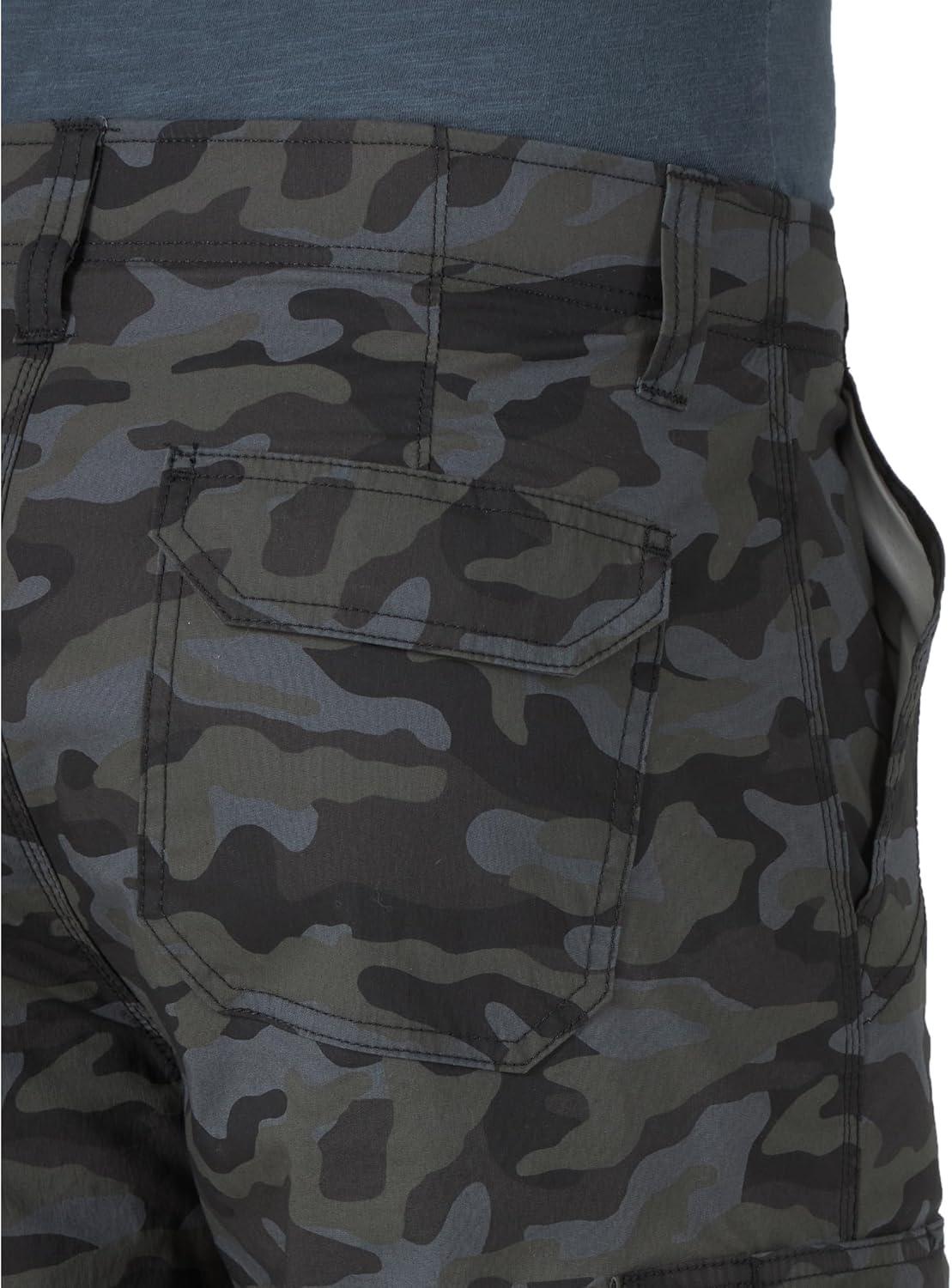 imageLee Mens Extreme Motion Crossroad Cargo ShortBlack Camo