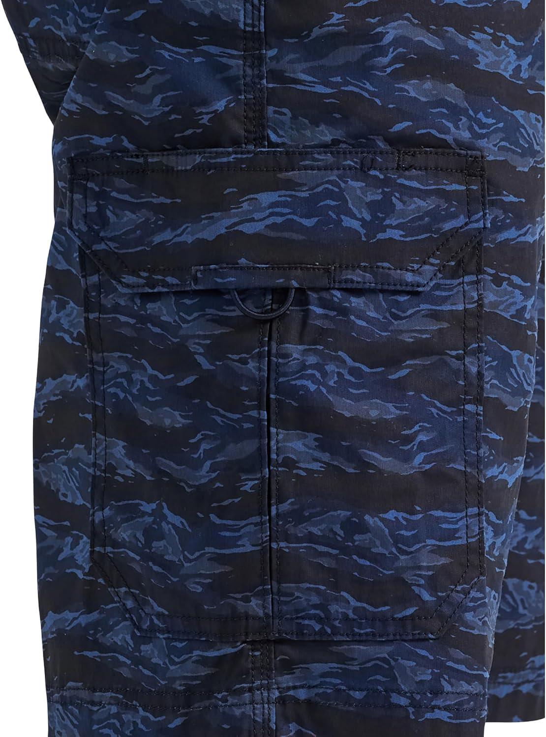 imageLee Mens Extreme Motion Crossroad Cargo ShortBlue Desert