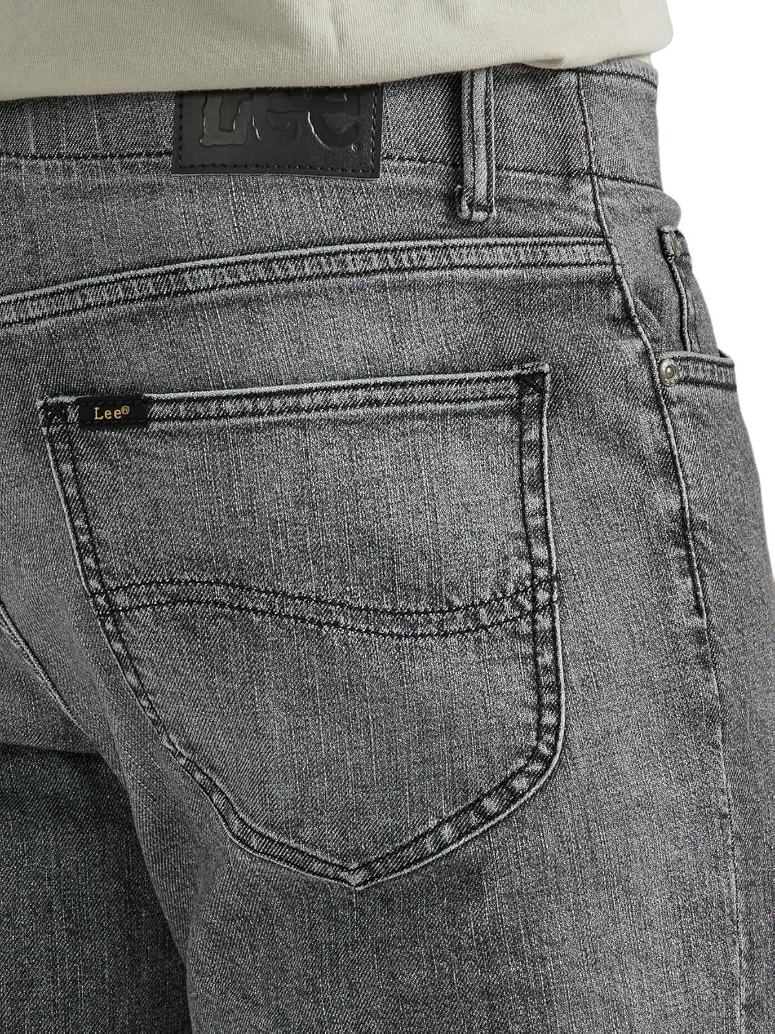 imageLee Mens Extreme Motion Regular Straight JeanOscelo