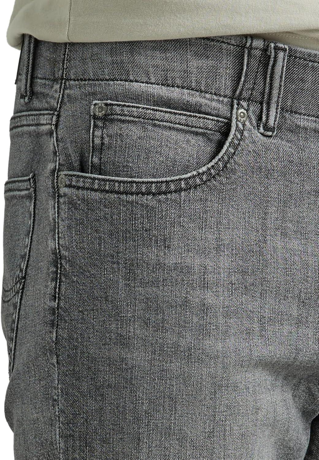 imageLee Mens Extreme Motion Regular Straight JeanOscelo