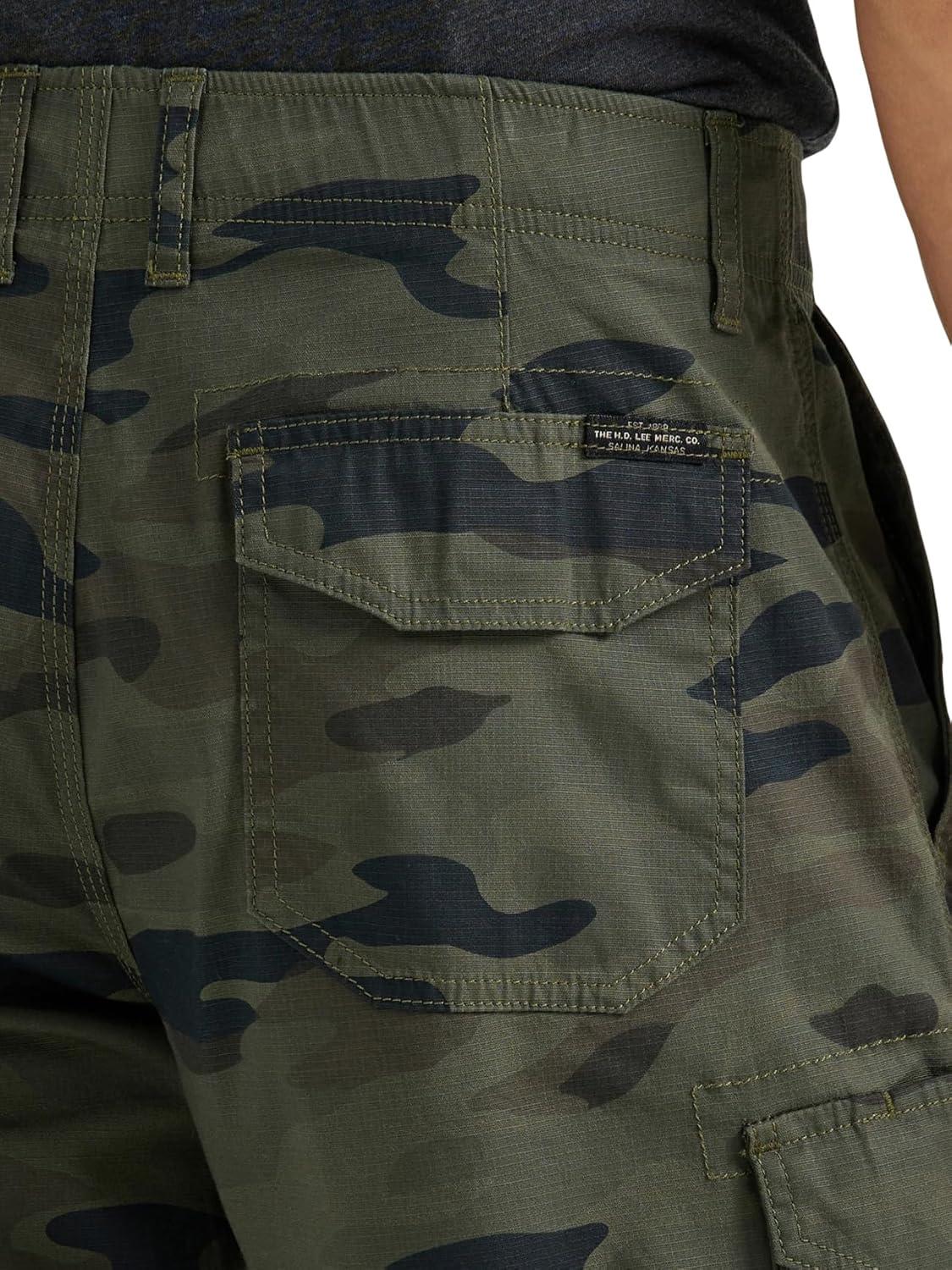 imageLee Mens Extreme Motion Swope Cargo ShortGreen Granite Camo
