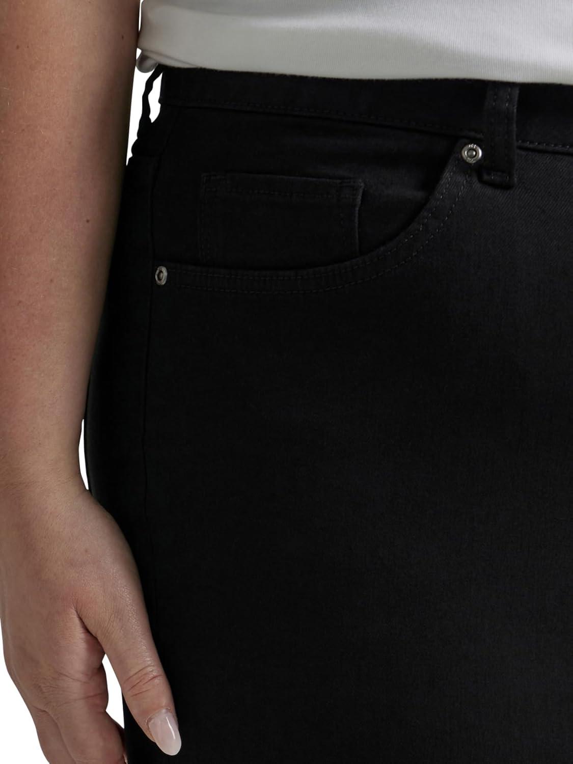 imageLee Womens Regular Fit Straight Leg JeanBlack