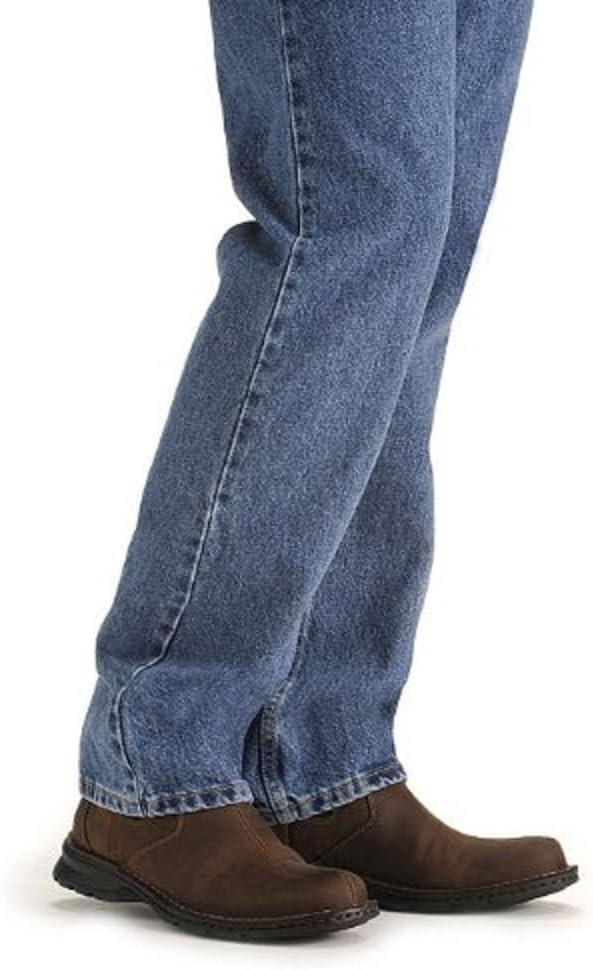imageLee Mens Regular Fit Straight Leg JeanPepper Prewash