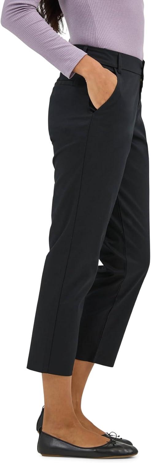 imageLee Womens Wrinkle Free 23 Capri PantUnionall Black